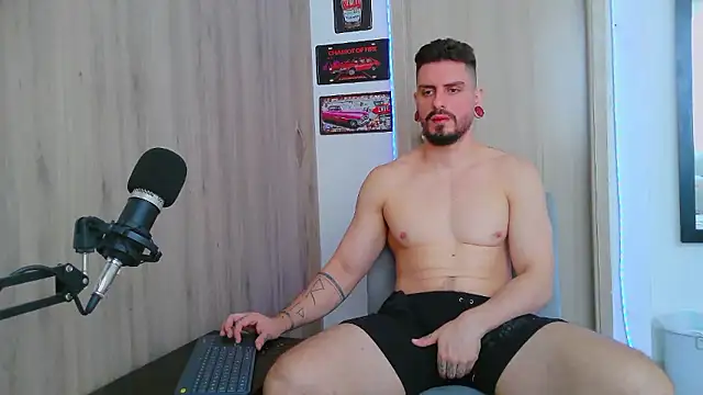 Aaron kwok28 online show from January 13, 6:57 pm