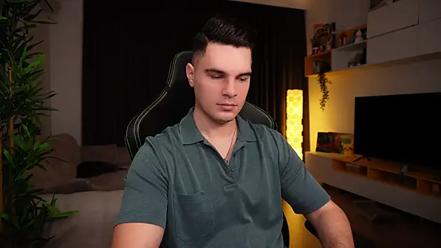 Snapshot of billypassion chatting on February 15, 5:30 am billypassion online show from February 15, 5:30 am