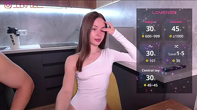 lekfull-kitten online show from September 12, 12:00 am