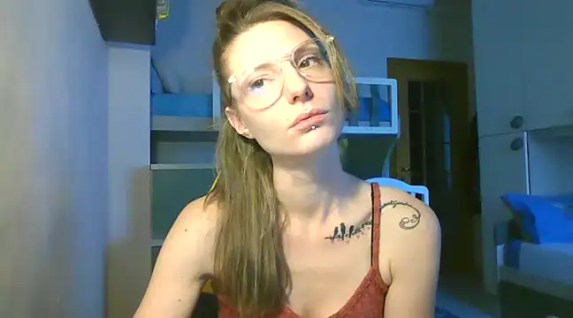 Feli blue online show from December 3, 9:11 am