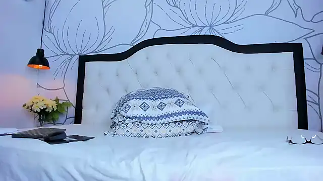 margot smith  online show from December 14, 3:36 pm