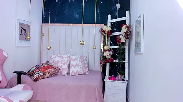 margot smith  online show from January 7, 12:29 pm