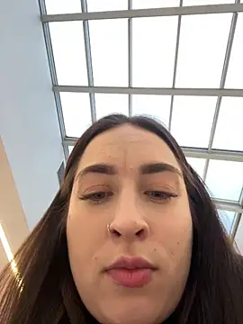 Snapshot of Holly_Play chatting on December 25, 12:26 pm Holly Play online show from December 25, 12:26 pm