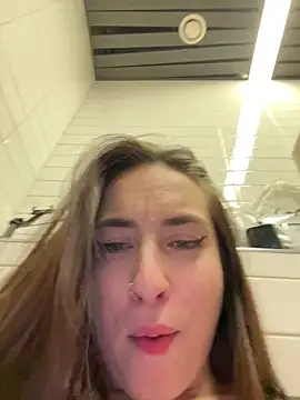 Snapshot of Holly_Play chatting on January 14, 3:15 pm Holly Play online show from January 14, 3:15 pm