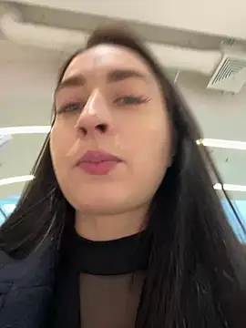 Snapshot of Holly_Play chatting on January 27, 8:29 am Holly Play online show from January 27, 8:29 am