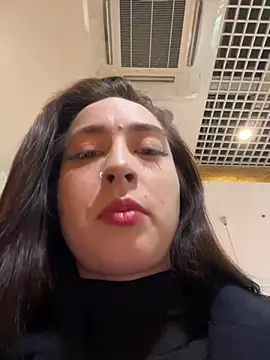 Snapshot of Holly_Play chatting on March 18, 10:03 am Holly Play online show from March 18, 10:03 am