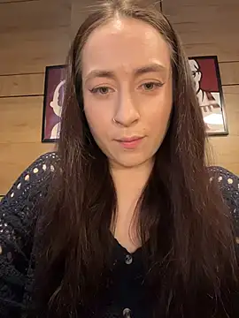 Holly Play online show from May 1, 12:10 pm