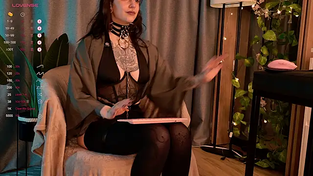 MichaellaMoon online show from December 10, 1:22 am