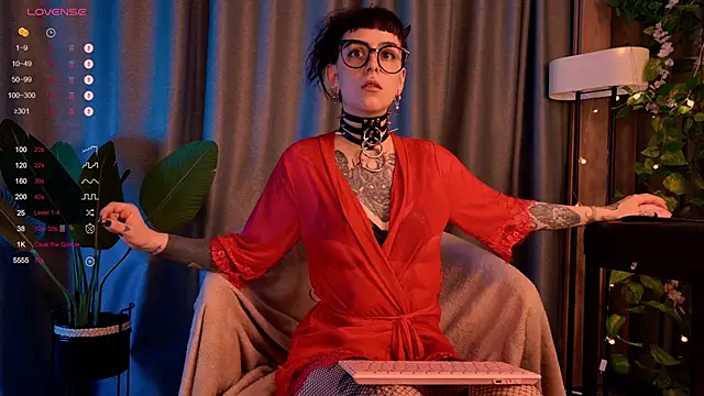 MichaellaMoon online show from December 19, 5:40 pm