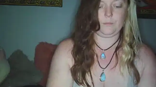 Snapshot of Lyrann89 chatting on December 2, 11:40 pm Lyrann89 online show from December 2, 11:40 pm