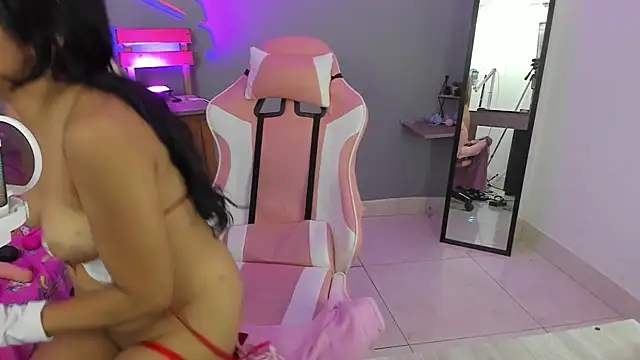 Snapshot of nicol_jone1 chatting on January 31, 10:42 am nicol jone1 online show from January 31, 10:42 am