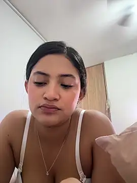 Snapshot of Isa_squirt1 chatting on July 2, 3:23 am Isa squirt1 online show from July 2, 3:23 am
