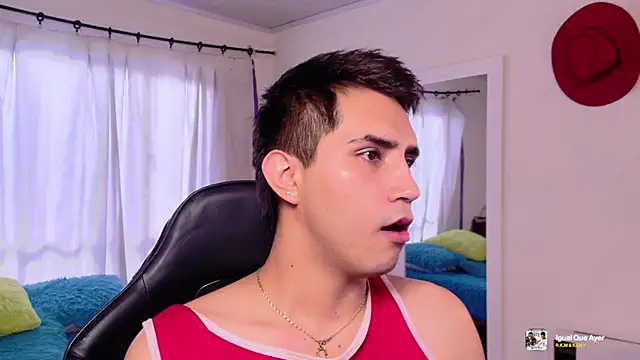 Snapshot of Chris_Maddox chatting on November 22, 1:21 pm Chris Maddox online show from November 22, 1:21 pm