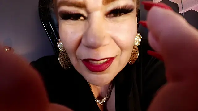 MelaniaKnauss online show from June 11, 9:46 pm