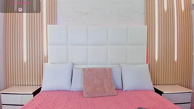 Iris Thompson  online show from March 10, 4:06 am