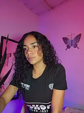 Snapshot of lali2gab chatting on June 3, 1:52 am lali2gab online show from June 3, 1:52 am