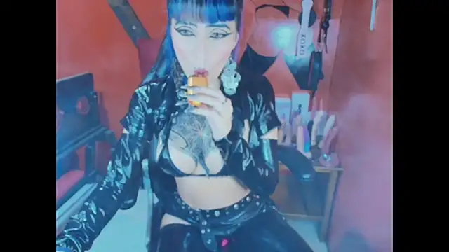 Snapshot of AlissaPeachx chatting on November 18, 5:34 am AlissaPeachx online show from November 18, 5:34 am