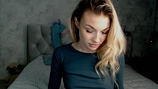 Ella Milla online show from June 18, 12:53 pm