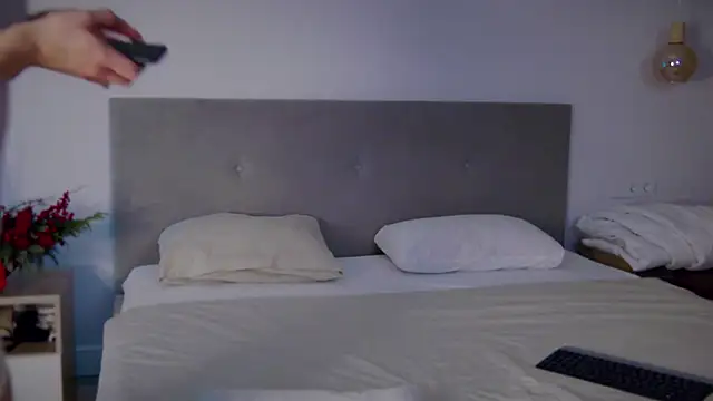 Snapshot of girl_next_door19 chatting on January 12, 5:03 am girl next door19 online show from January 12, 5:03 am