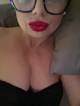 Snapshot of luna_14 chatting on November 15, 1:29 pm luna 14 online show from November 15, 1:29 pm