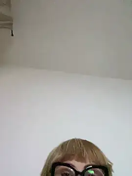 Snapshot of luna_14 chatting on June 9, 4:35 am luna 14 online show from June 9, 4:35 am