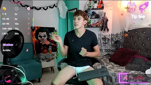 Snapshot of flowers18 chatting on October 26, 11:42 pm flowers18 online show from October 26, 11:42 pm