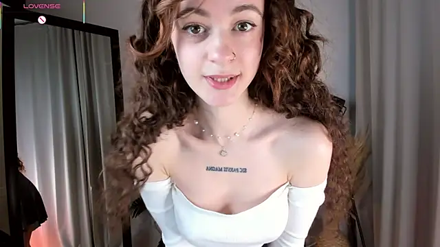 Curly Moon online show from April 28, 1:49 pm