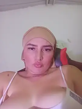 Celeste camila18 online show from July 17, 6:09 am