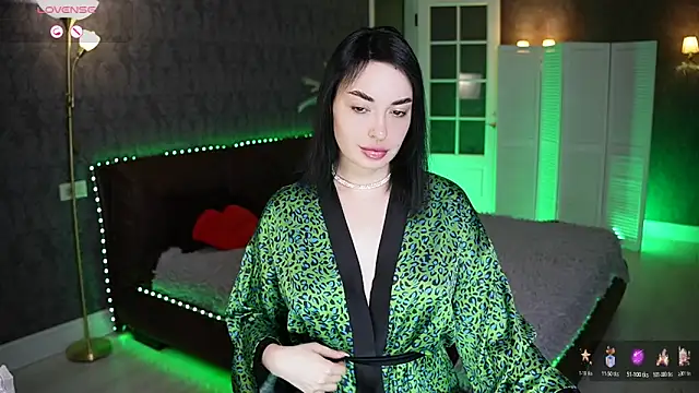 Miss Elia online show from February 9, 3:27 pm