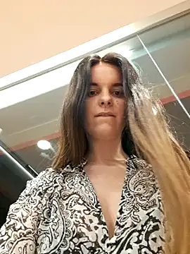 RaonXO online show from February 13, 6:38 pm