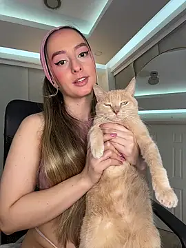 nicollefiorett online show from November 2, 1:19 am