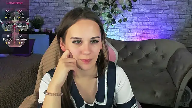 Makima lee online show from December 11, 5:15 pm