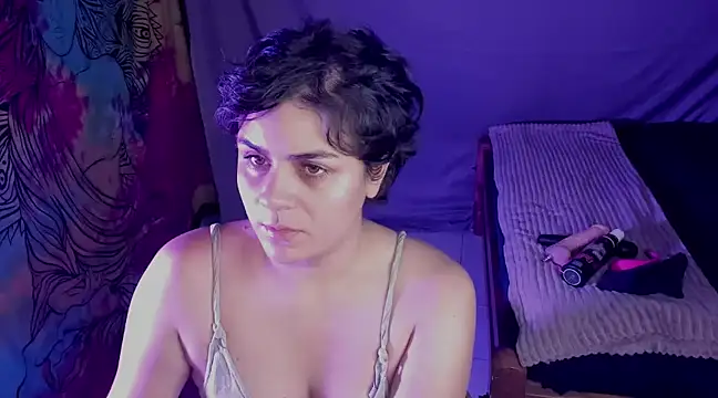 isabelacooperr online show from January 18, 4:48 am