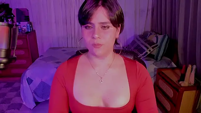isabelacooperr online show from June 4, 12:33 pm