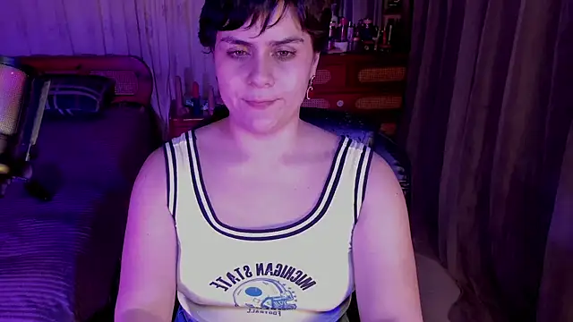 Snapshot of isabelacooperr chatting on August 8, 3:08 am isabelacooperr online show from August 8, 3:08 am