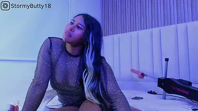 Snapshot of StormyButty18 chatting on February 24, 7:11 am StormyButty18 online show from February 24, 7:11 am