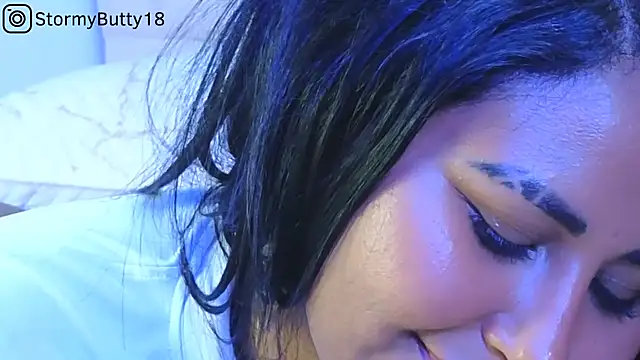 Snapshot of StormyButty18 chatting on February 26, 10:04 am StormyButty18 online show from February 26, 10:04 am