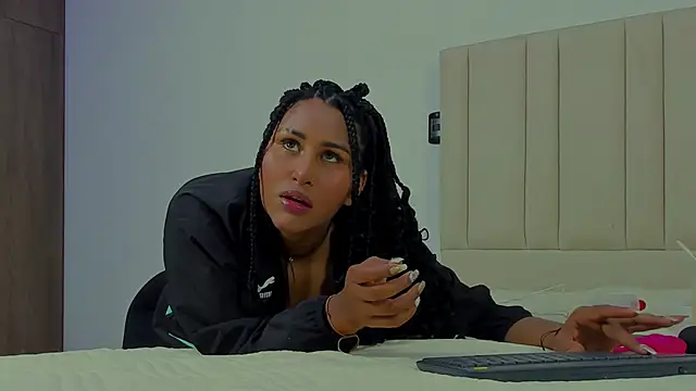 Snapshot of StormyButty18 chatting on November 2, 1:30 am StormyButty18 online show from November 2, 1:30 am