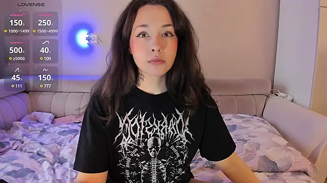 Snapshot of MonicaRocket chatting on January 24, 10:32 am MonicaRocket online show from January 24, 10:32 am