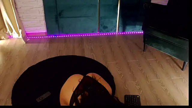 FeetVibe online show from June 25, 5:12 am