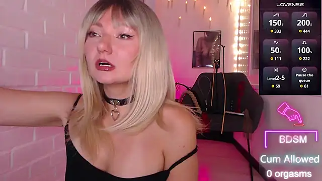 Snapshot of Sandralawrence chatting on September 24, 9:40 pm Sandralawrence online show from September 24, 9:40 pm