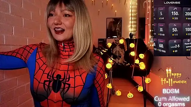 Snapshot of Sandralawrence chatting on October 31, 9:05 pm Sandralawrence online show from October 31, 9:05 pm