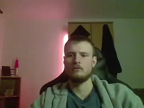 Snapshot of hardgun_ chatting on December 3, 6:28 pm hardgun online show from December 3, 6:28 pm