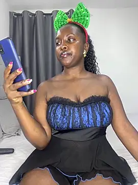 prettiepearl online show from December 22, 9:01 pm