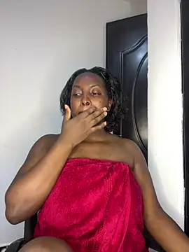 prettiepearl online show from June 11, 6:39 pm