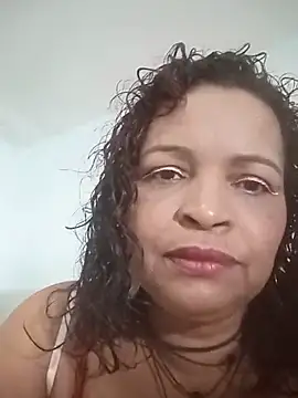 Snapshot of _violetta_- chatting on February 21, 5:53 pm violetta - online show from February 21, 5:53 pm