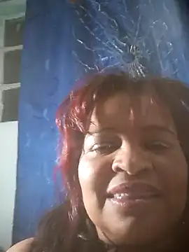 Snapshot of _violetta_- chatting on February 24, 12:09 am violetta - online show from February 24, 12:09 am