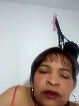 Snapshot of _violetta_- chatting on October 4, 7:34 pm violetta - online show from October 4, 7:34 pm