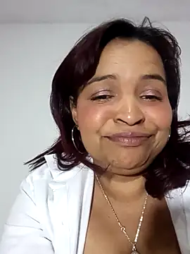 Snapshot of _violetta_- chatting on October 6, 12:19 am violetta - online show from October 6, 12:19 am