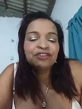 Snapshot of _violetta_- chatting on May 18, 12:51 am violetta - online show from May 18, 12:51 am